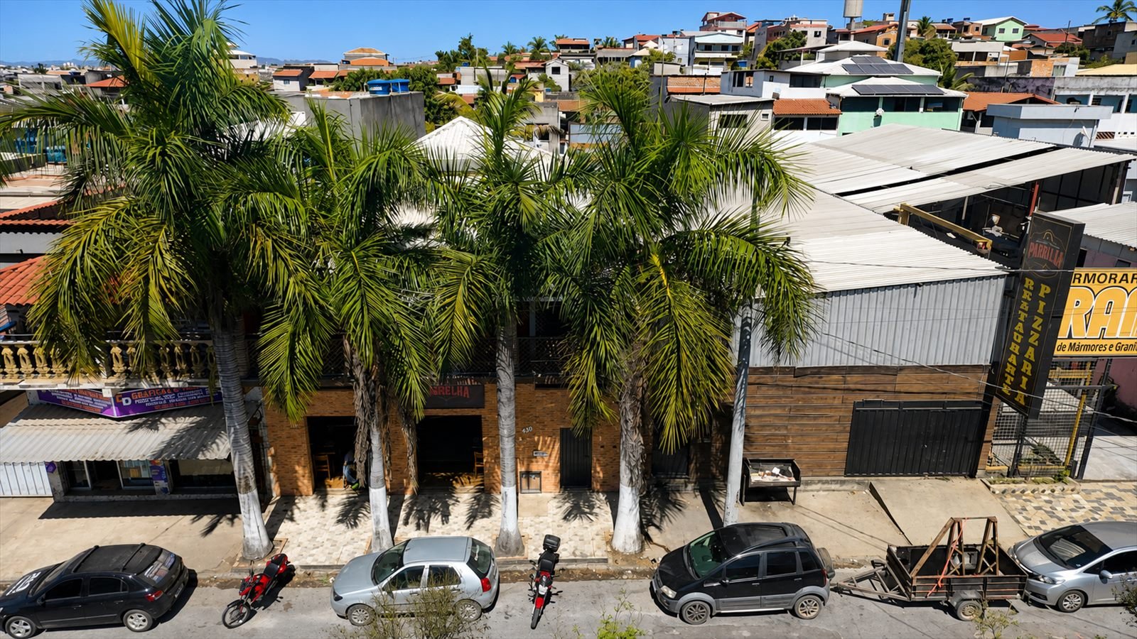 Fachada do Restaurante e Pizzaria Parrilha na Av. Aristóteles Bethonico, no Girassol